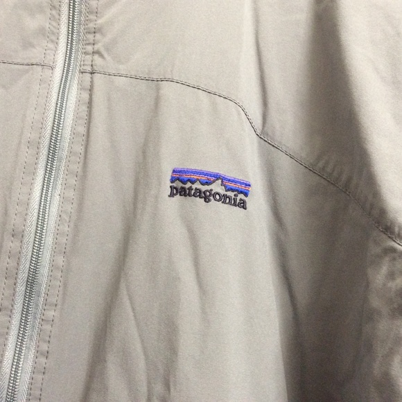 Patagonia Grey Light Weight Jacket - Picture 3 of 11